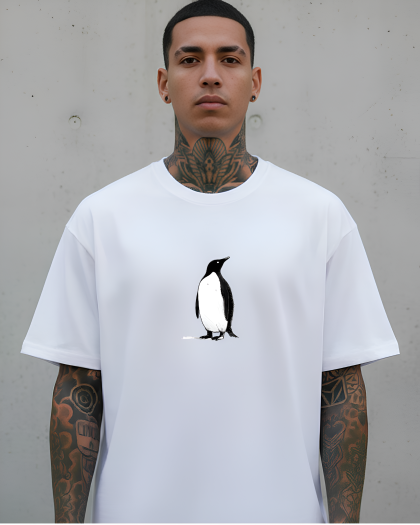 Elora Veyn Unisex Oversize “Penguen desenli '” Beyaz Baskılı Tişört