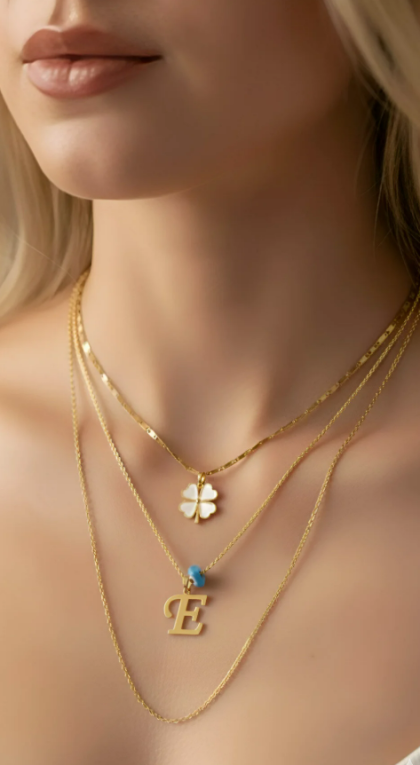 Elora Veyn  Kadın Gold Harmony kombin üçlü E harfli kolye