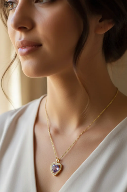 Elora Veyn Kadın Gold Işıltılı Parlak Kalpli Kolye